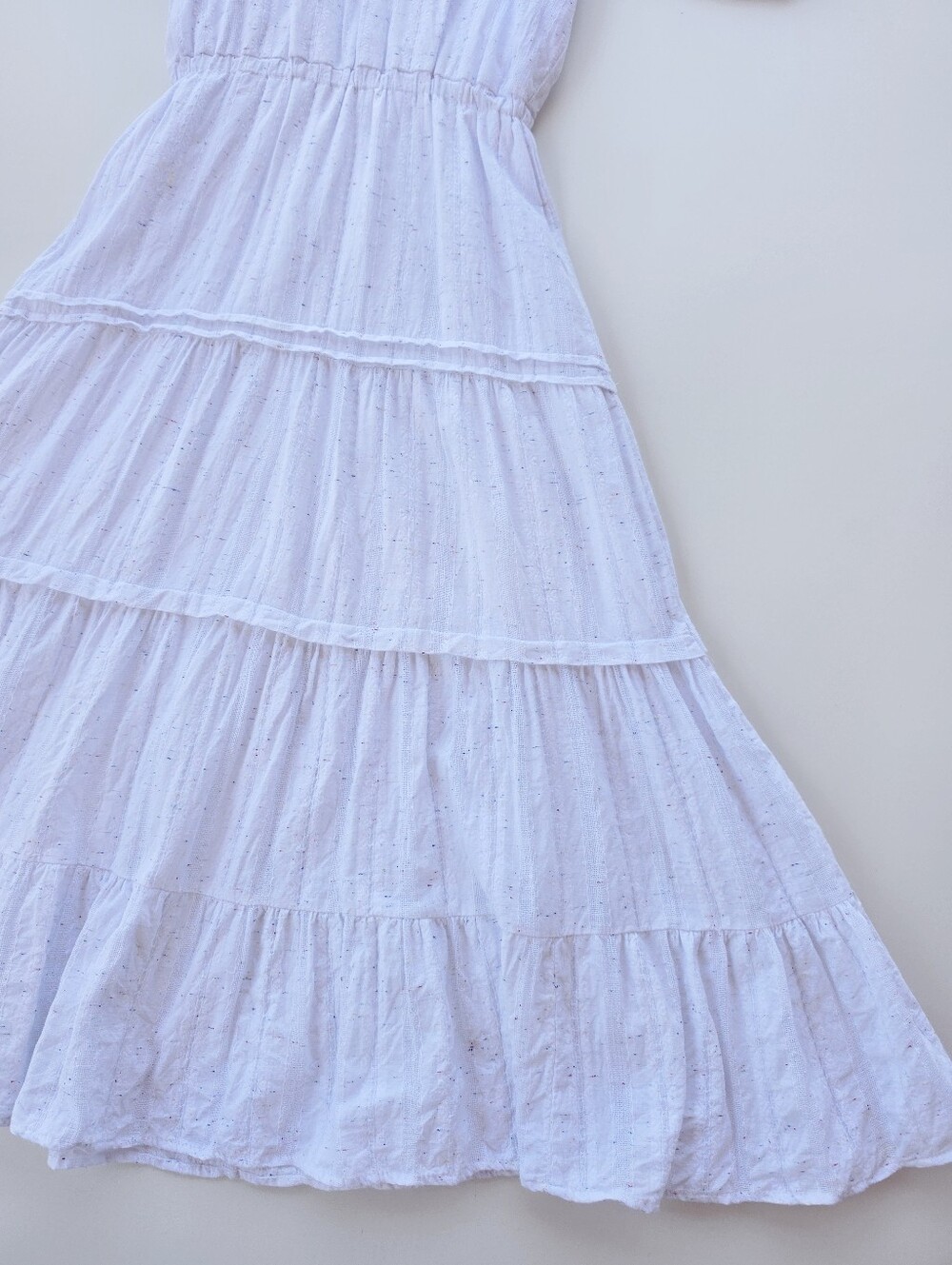 Betsey Johnson White Spectator Tiered Midi Dress - Picture 6 of 10